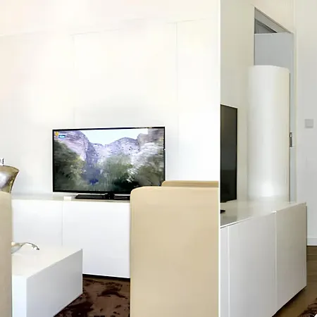 Charming House In With Terrace And Parking * Riba de Mouro