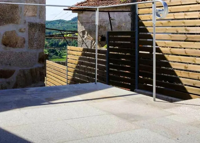Сasa de vacaciones Charming House In With Terrace And Parking Riba de Mouro