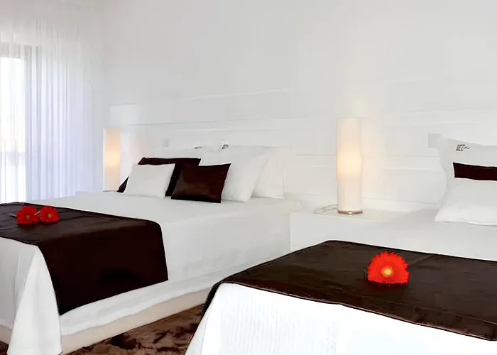 Ferienhaus Charming House In With Terrace And Parking *