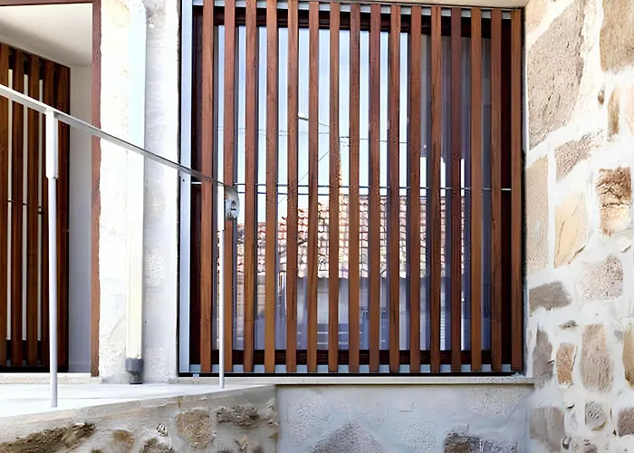 Charming House In With Terrace And Parking Riba de Mouro