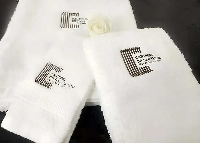 Charming House In With Terrace And Parking Ferienhaus