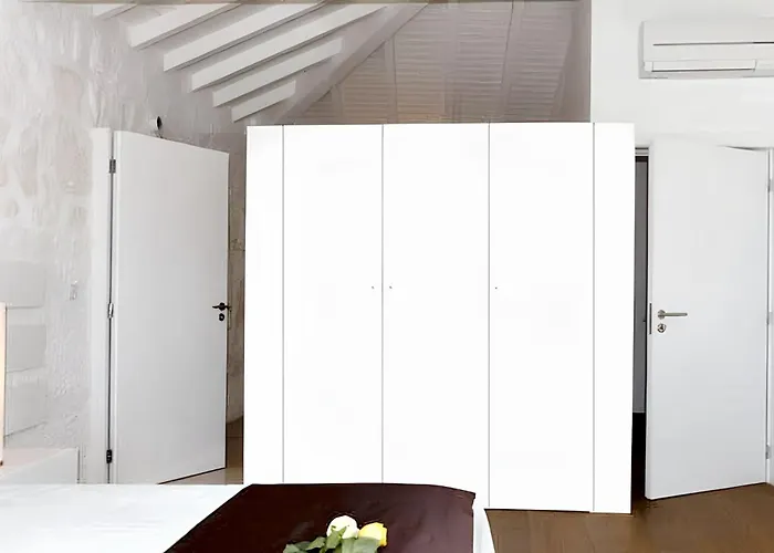 Ferienhaus Charming House In With Terrace And Parking Riba de Mouro